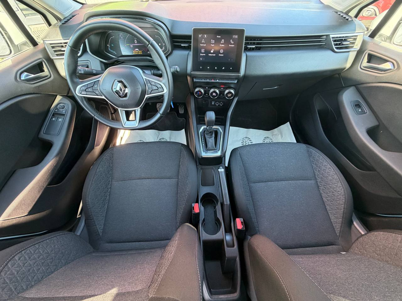 Renault Clio Business Hybrid