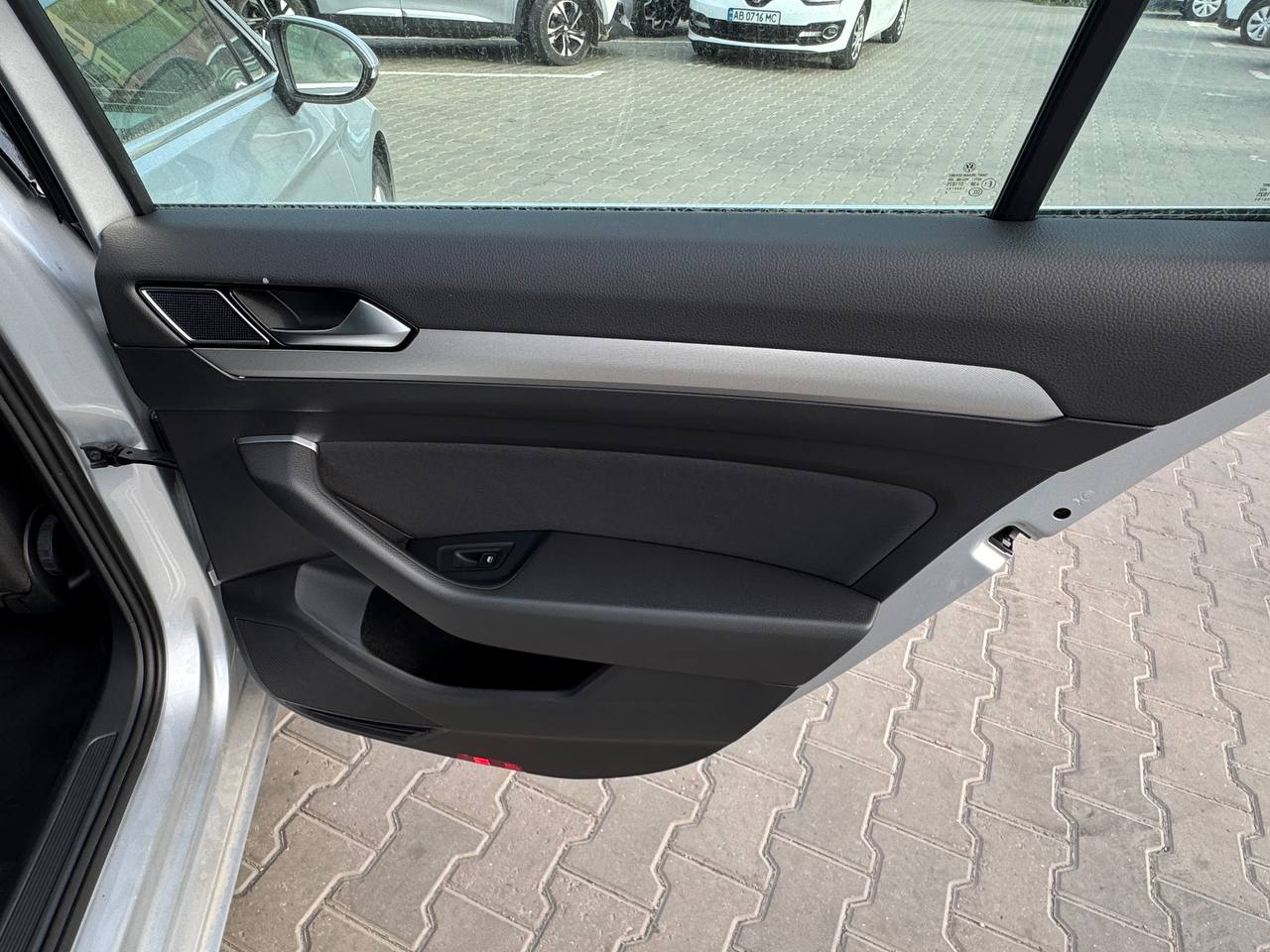 Volkswagen Passat Business+
