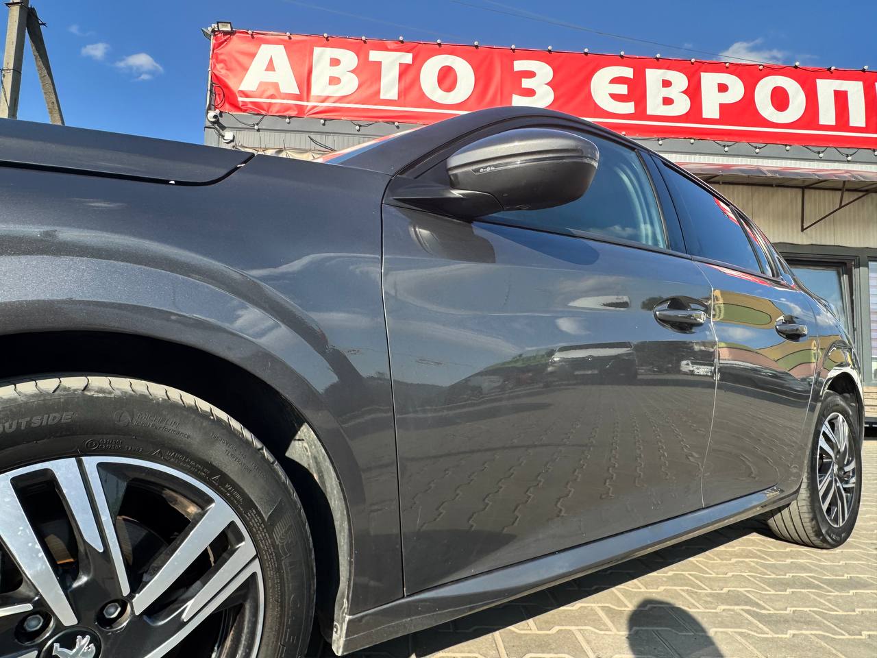 Peugeot 208 ALLURE