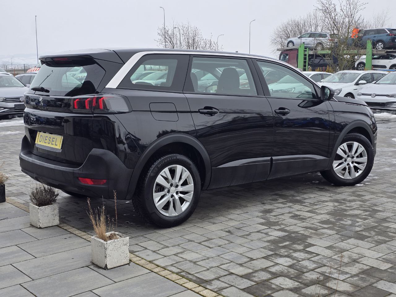 PEUGEOT 5008 Business