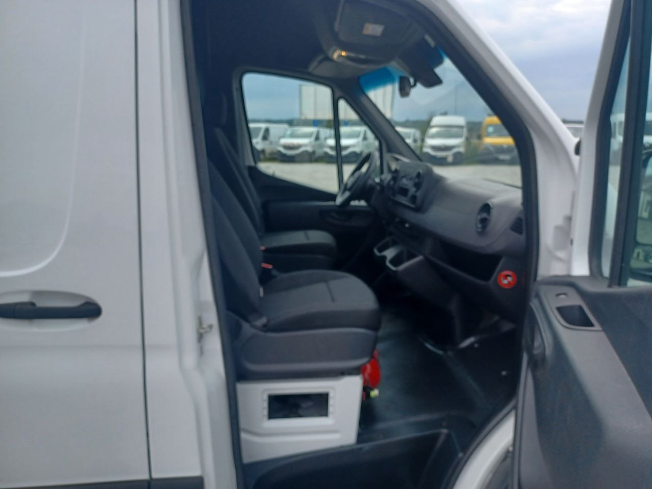 Mercedes-Benz E-Sprinter FWD