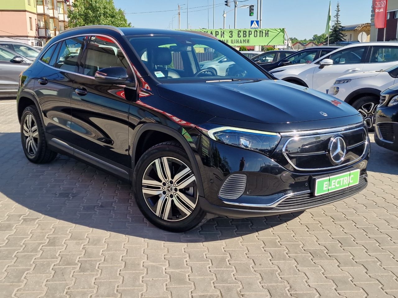 MERCEDES BENZ EQA