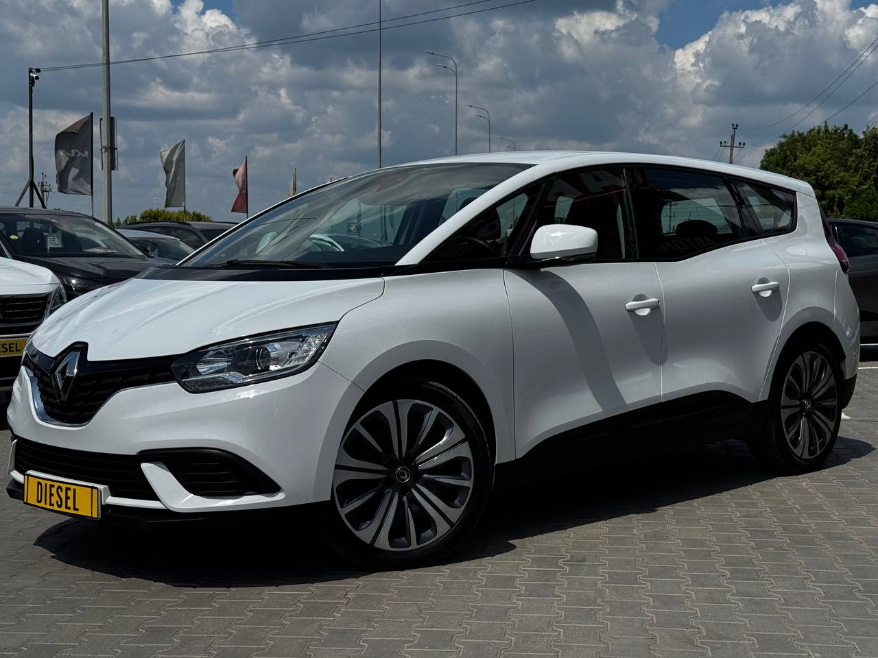Renault GRAND Scenic Life