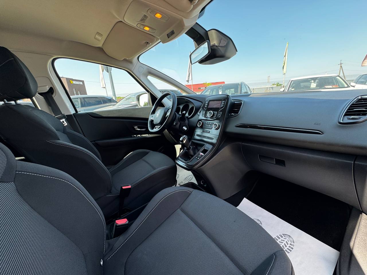 Renault GRAND Scenic Life