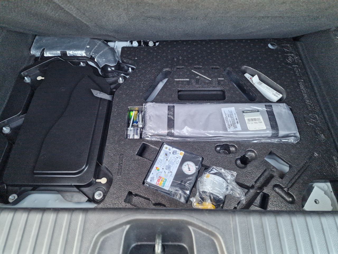 Renault Clio HYBRID Business