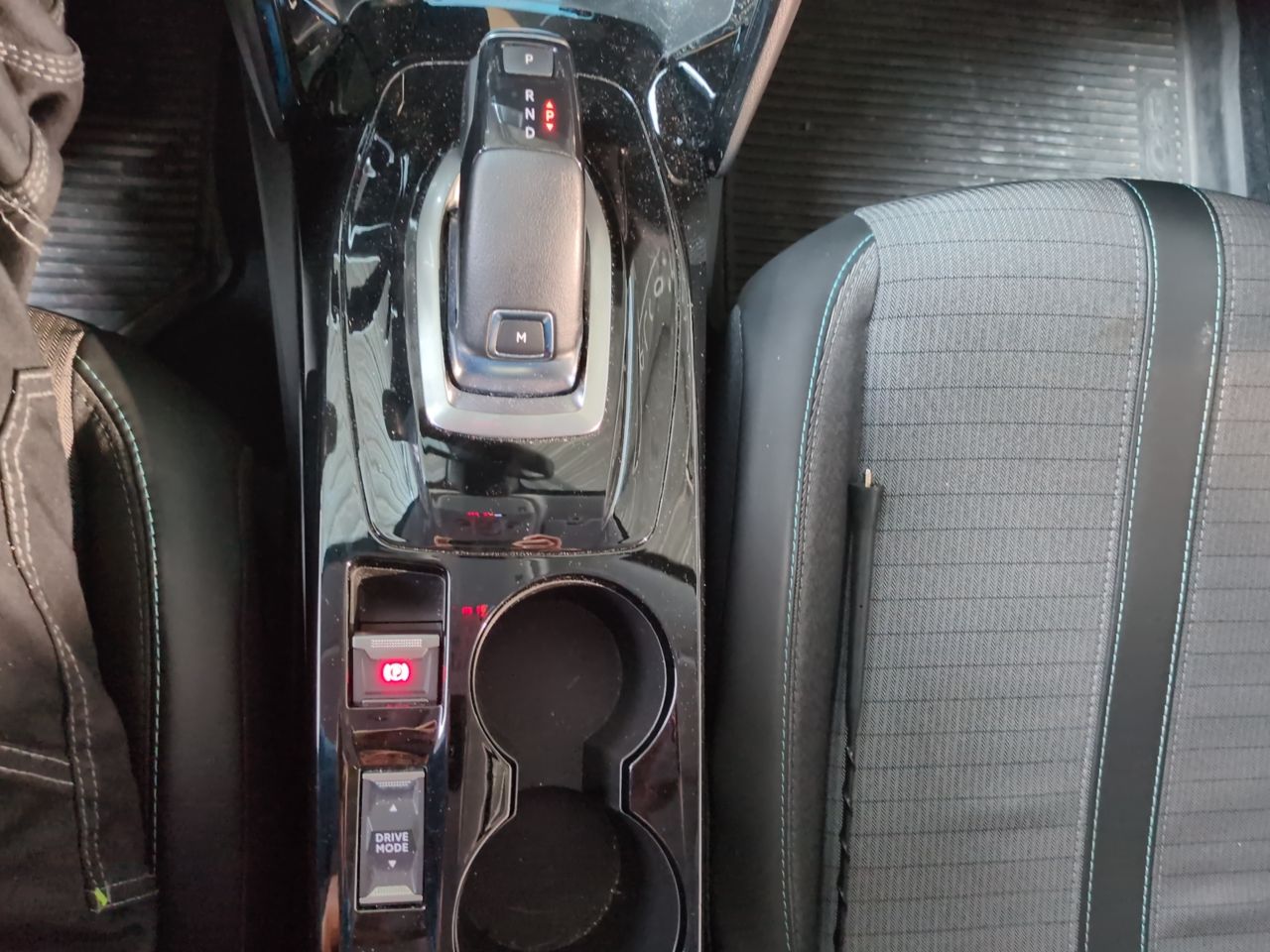 Peugeot 208 ALLURE