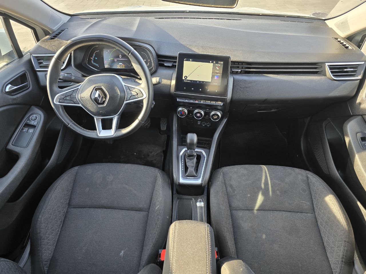 Renault Clio HYBRID Business