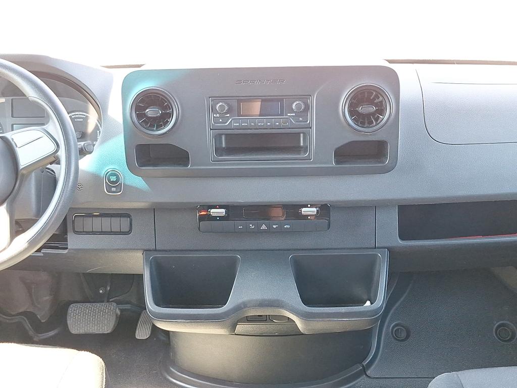 Mercedes-Benz E-Sprinter FWD