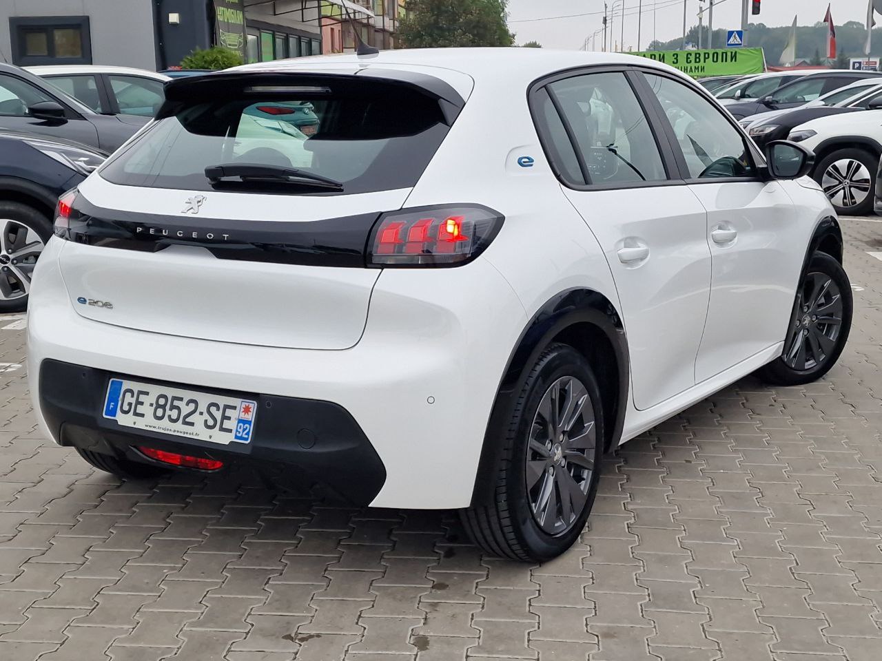 Peugeot 208