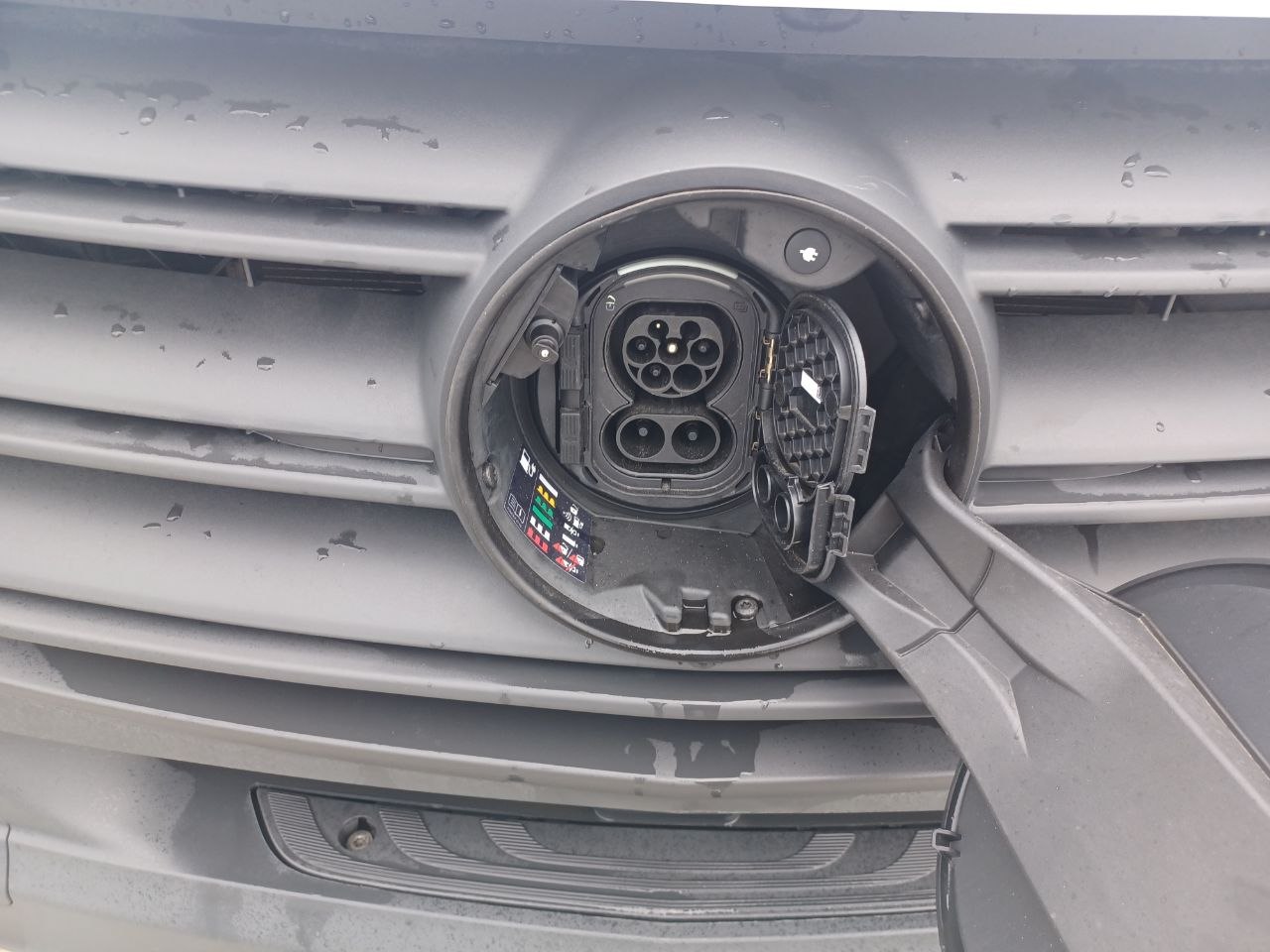 Mercedes-Benz E-Sprinter FWD