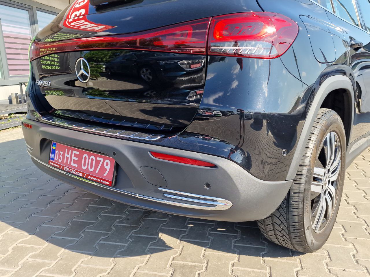 MERCEDES BENZ EQA
