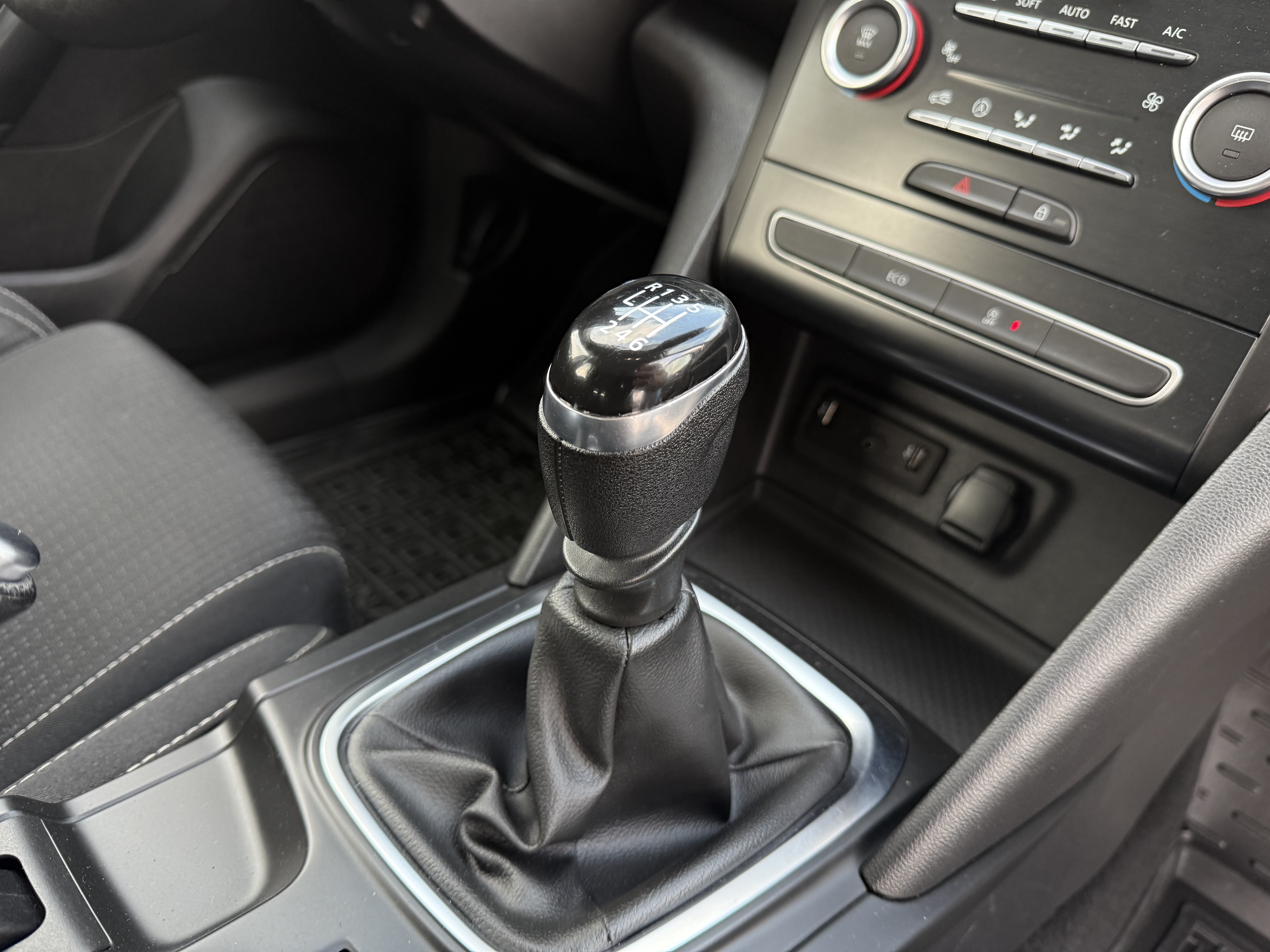 Renault MEGANE IV
