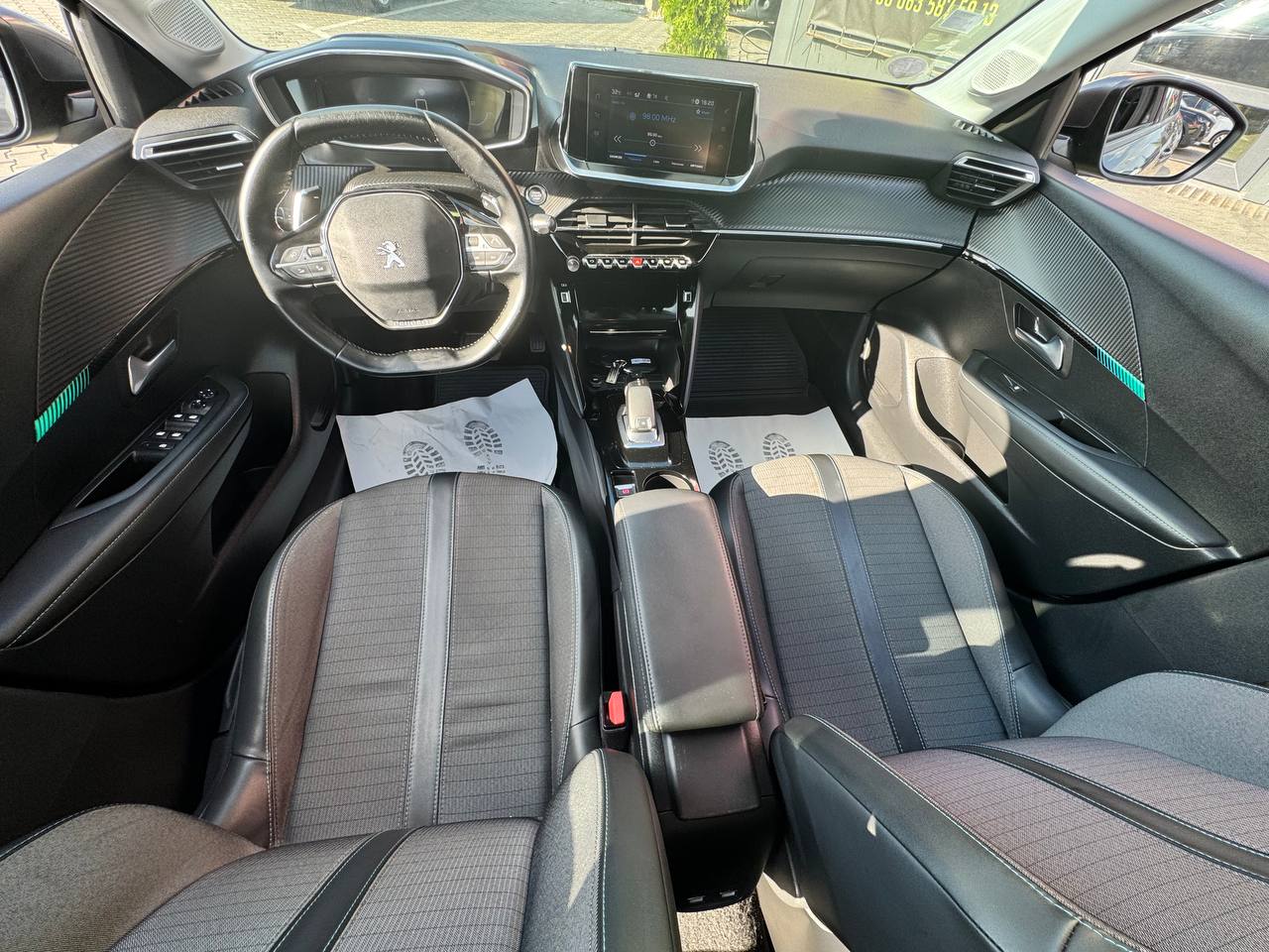 Peugeot 208 ALLURE