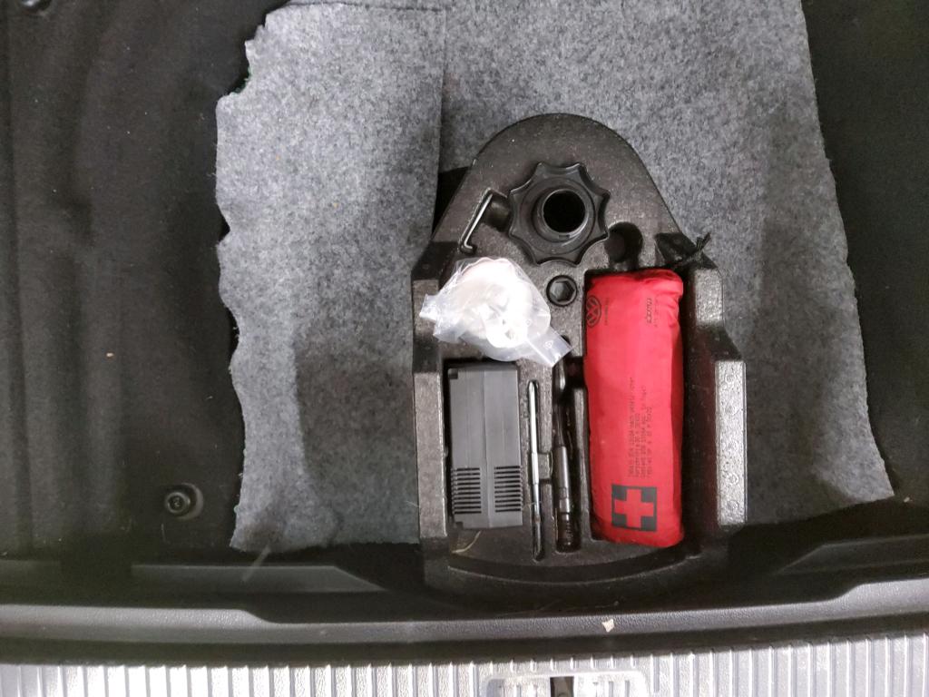 Volkswagen Passat Business+