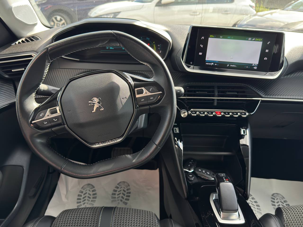 Peugeot E-208 Business
