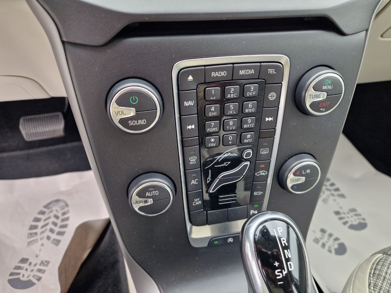 VOLVO V40