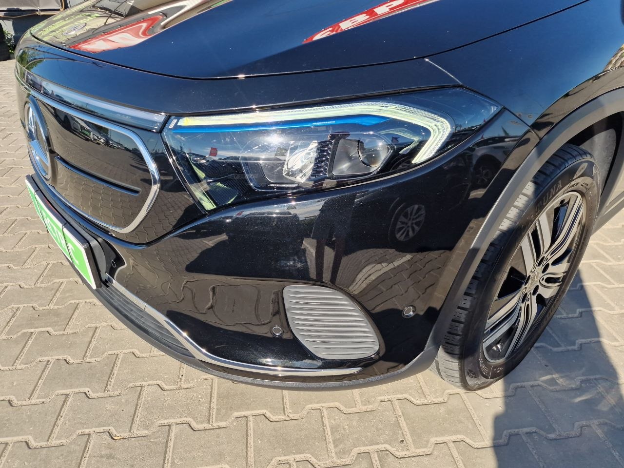 MERCEDES BENZ EQA