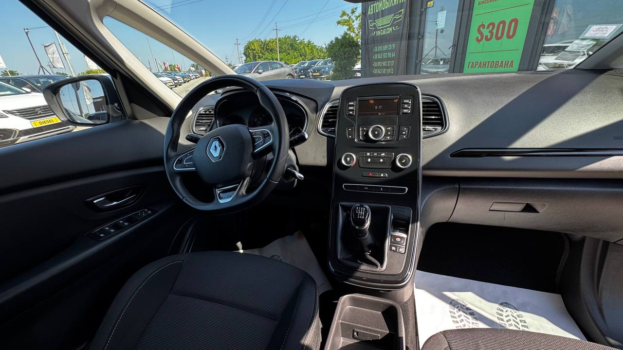 Renault GRAND Scenic Life