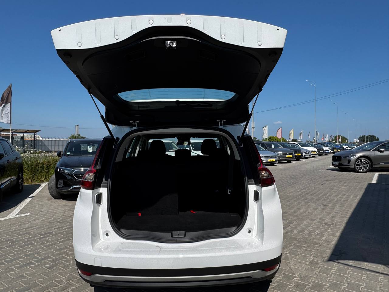 Renault GRAND Scenic Life