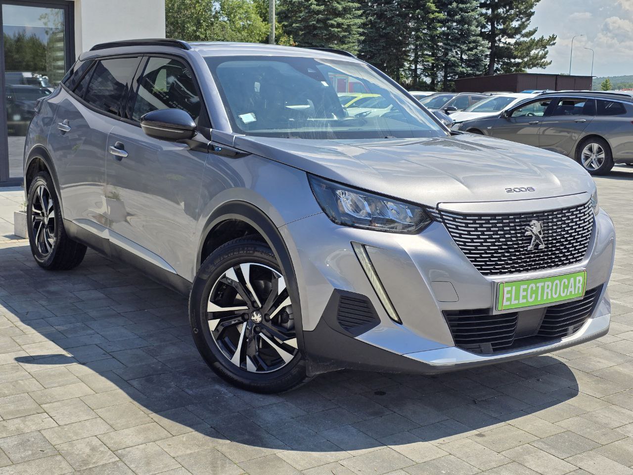 Peugeot E-2008