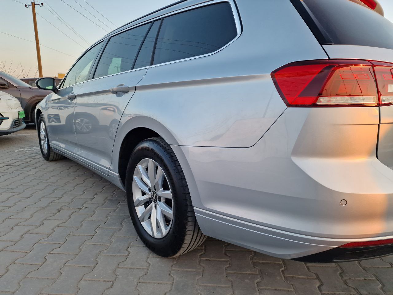 Volkswagen Passat Business+