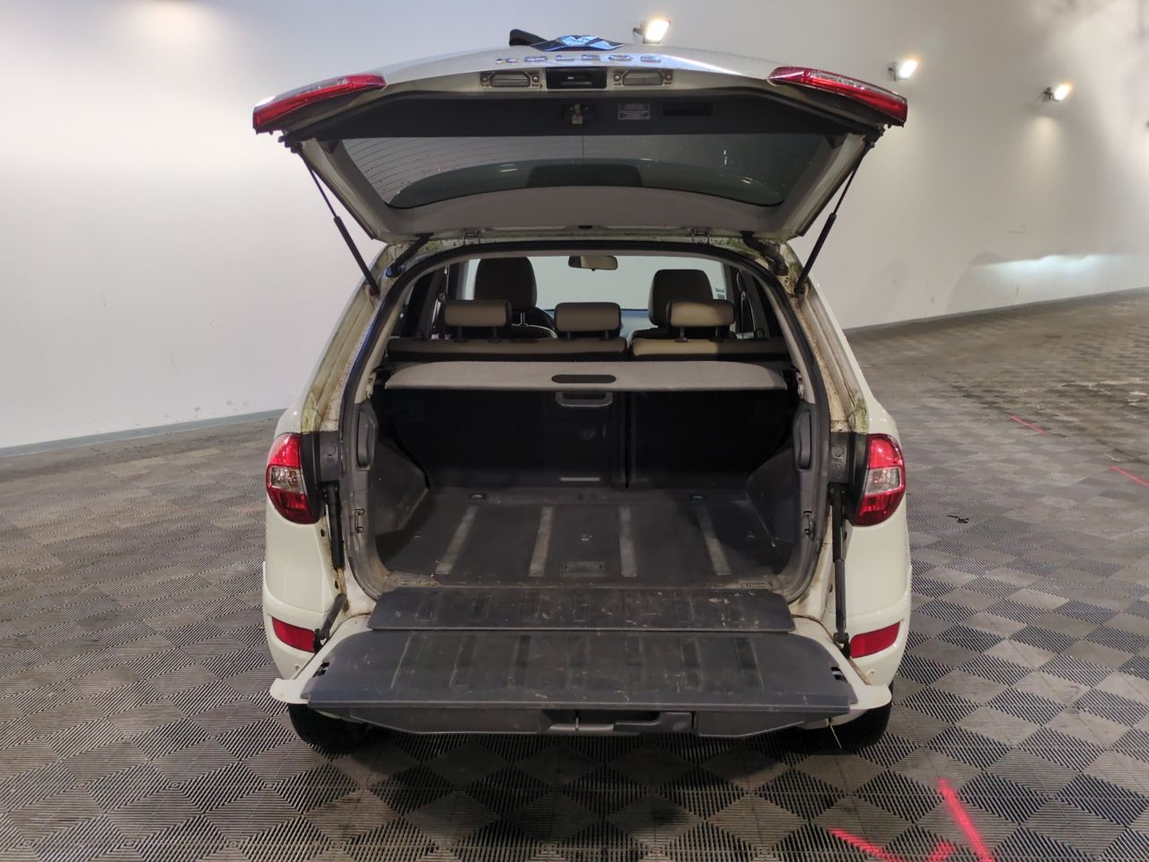 Renault Koleos White Edition