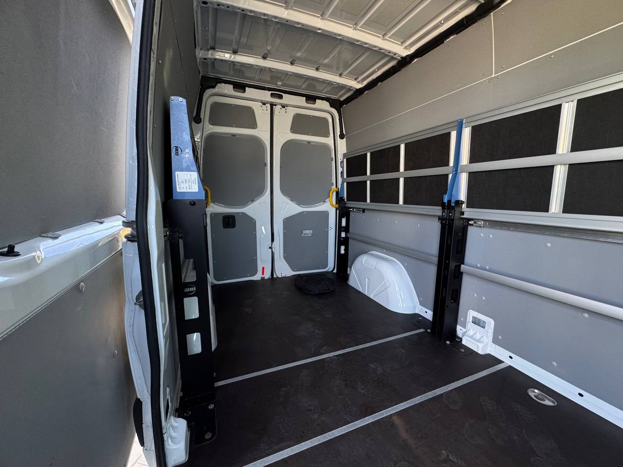 Mercedes-Benz E-Sprinter FWD
