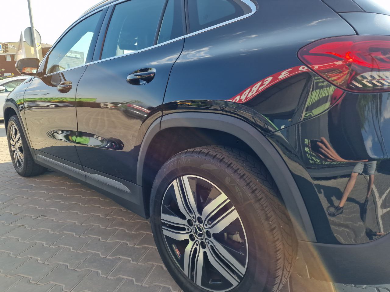 MERCEDES BENZ EQA