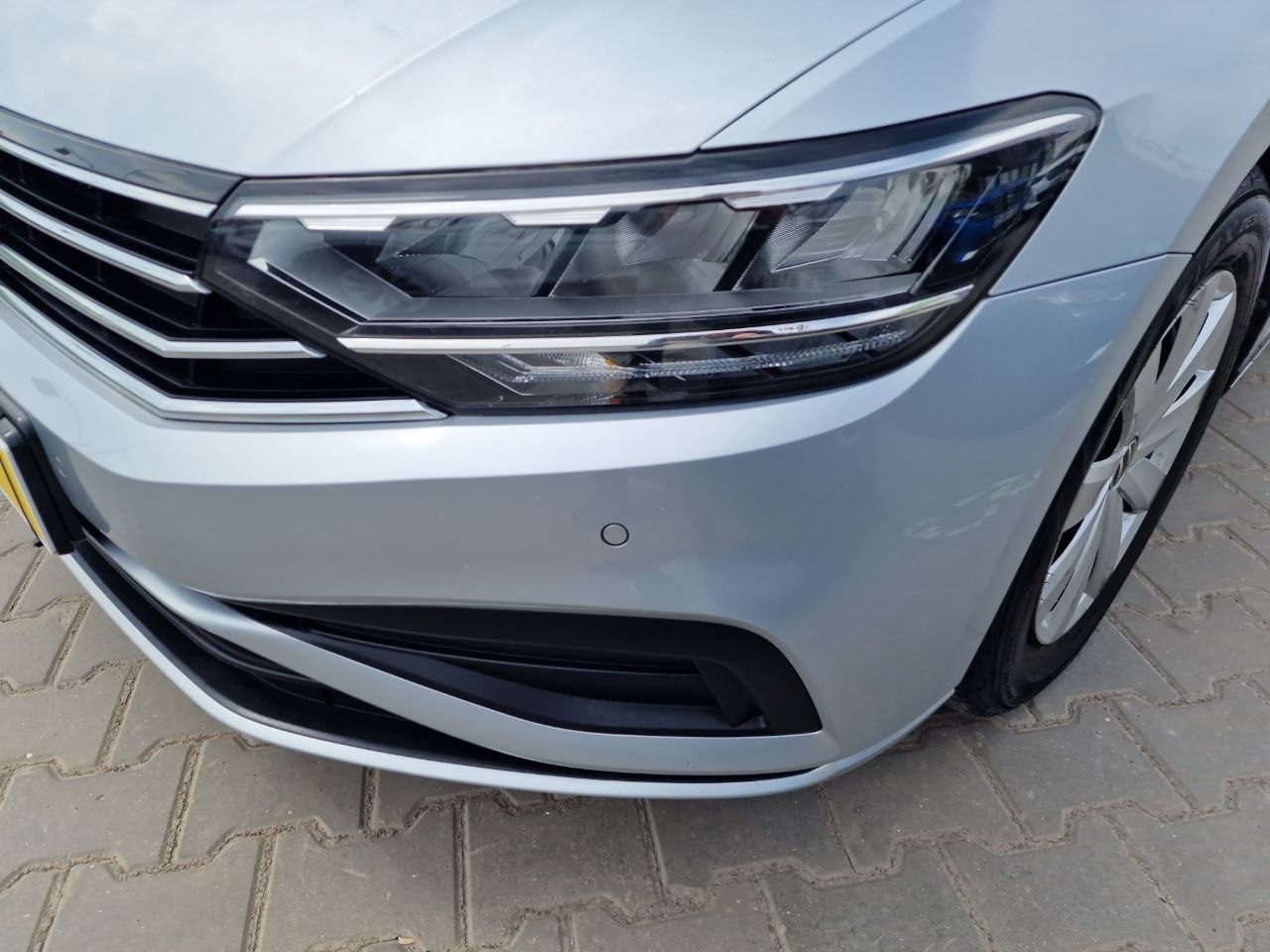 Volkswagen Passat Business+